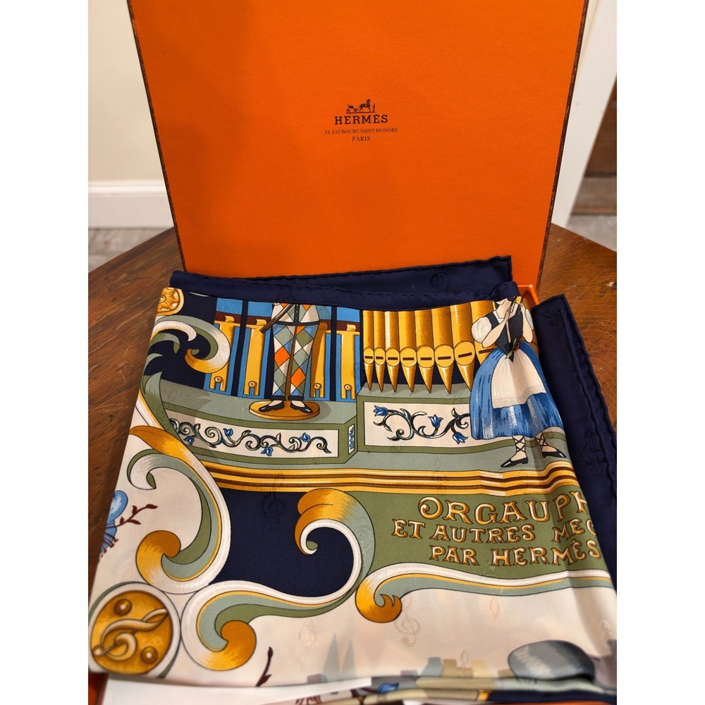 New Authentic HERMES Carre 90 Orgauphone Music Jacquard Silk Scarf Navy Faconnet